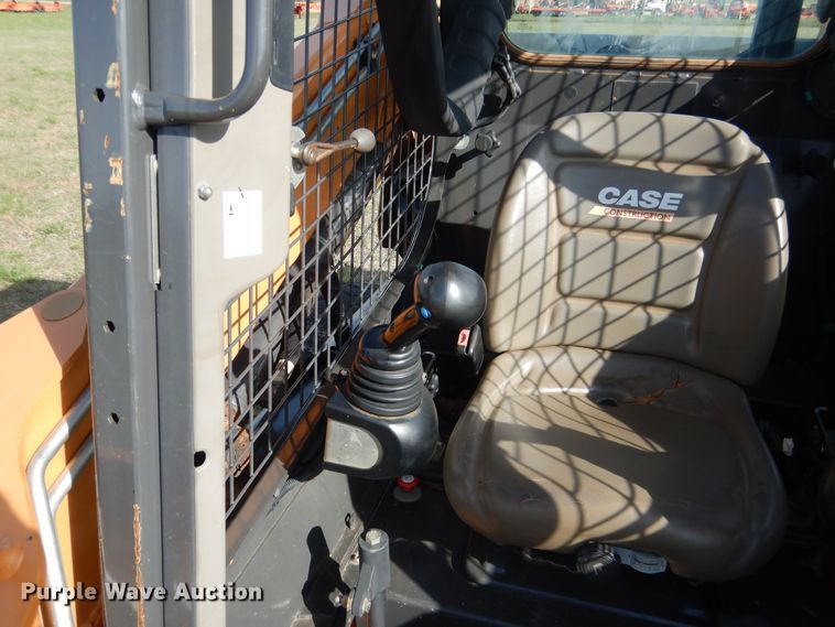 image for item ES9590 2016 Case SV280  skid steer loader