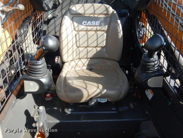 image for item ES9590 2016 Case SV280  skid steer loader