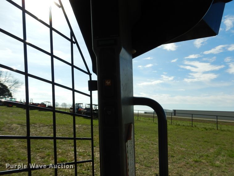 image for item ES9590 2016 Case SV280  skid steer loader