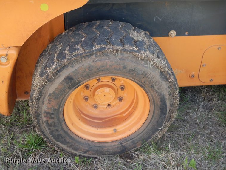 image for item ES9590 2016 Case SV280  skid steer loader