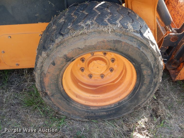 image for item ES9590 2016 Case SV280  skid steer loader