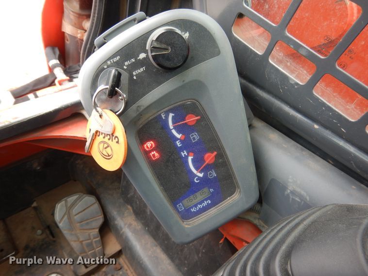 image for item ES9595 2016 Kubota SSV75  skid steer loader