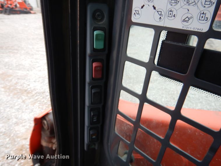 image for item ES9595 2016 Kubota SSV75  skid steer loader