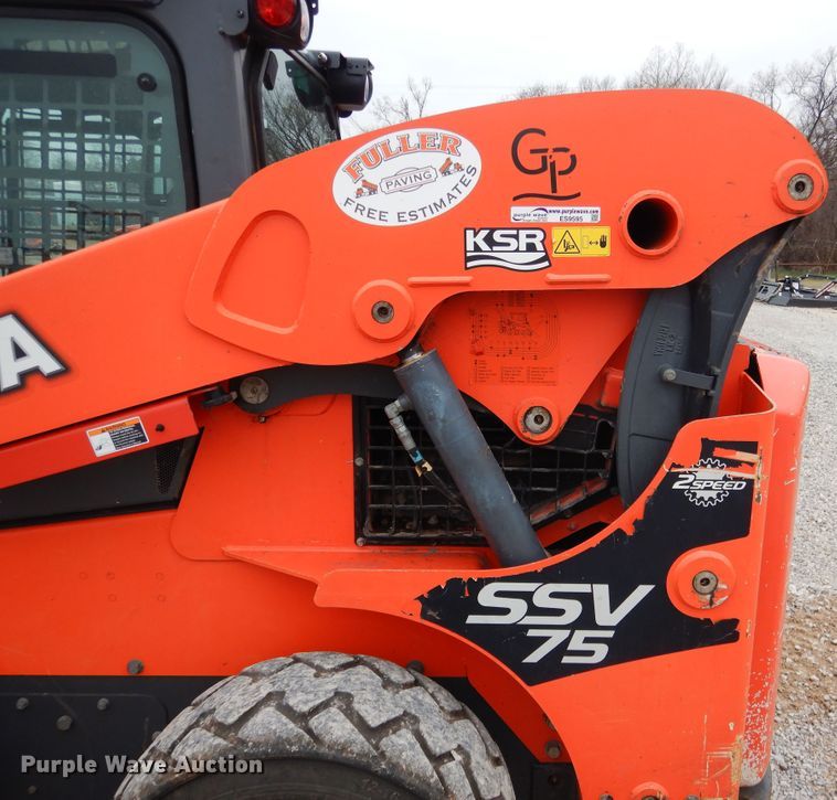 image for item ES9595 2016 Kubota SSV75  skid steer loader