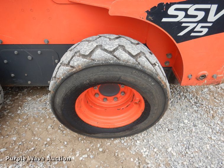 image for item ES9595 2016 Kubota SSV75  skid steer loader