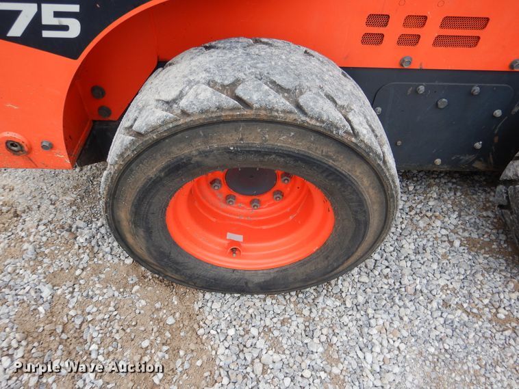 image for item ES9595 2016 Kubota SSV75  skid steer loader