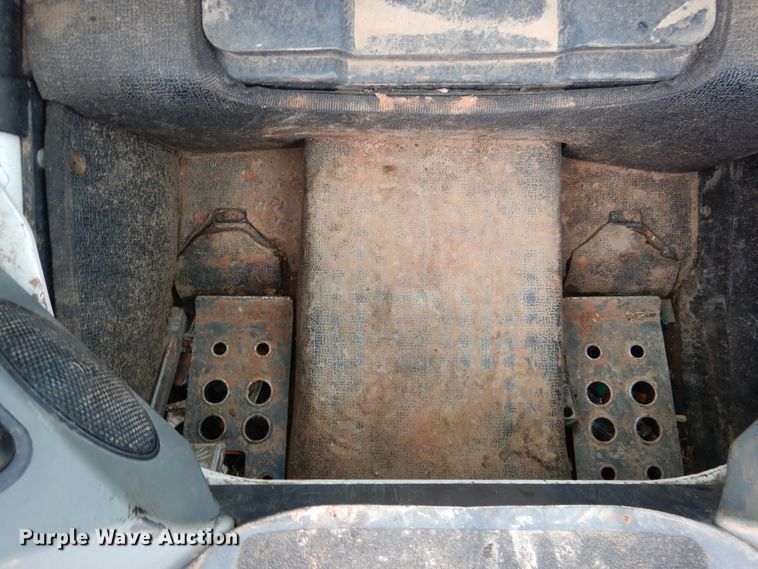 image for item ES9596 2016 Bobcat S650  skid steer loader