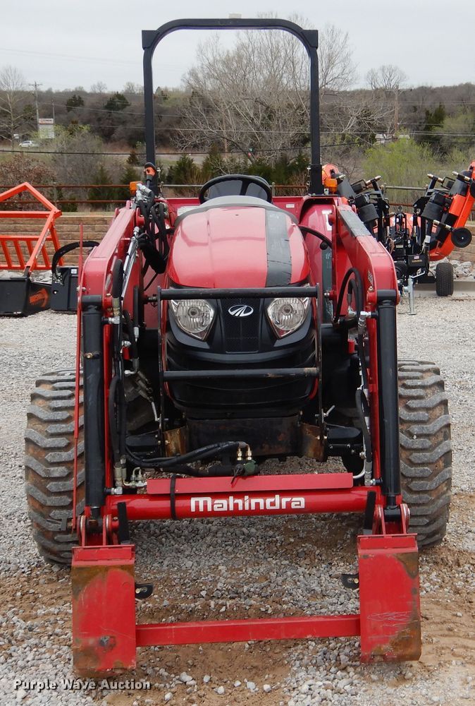image for item ES9598 2016 Mahindra 2555 MFWD tractor
