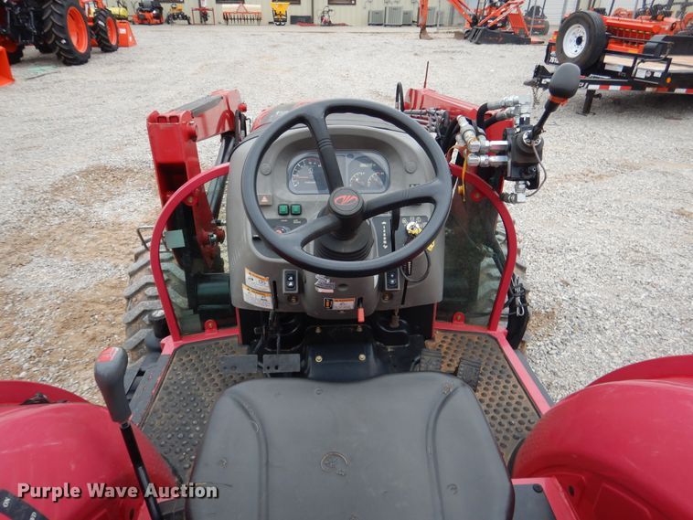 image for item ES9598 2016 Mahindra 2555 MFWD tractor