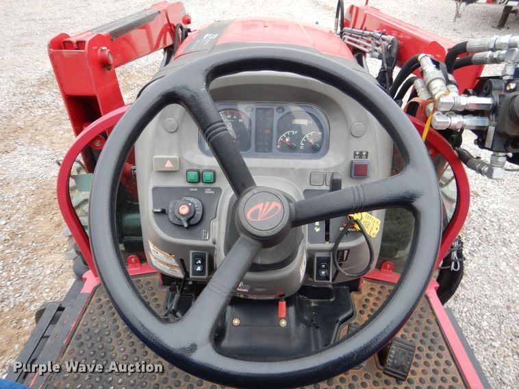 image for item ES9598 2016 Mahindra 2555 MFWD tractor