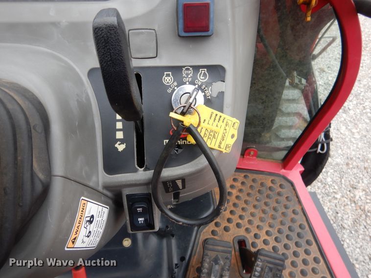 image for item ES9598 2016 Mahindra 2555 MFWD tractor