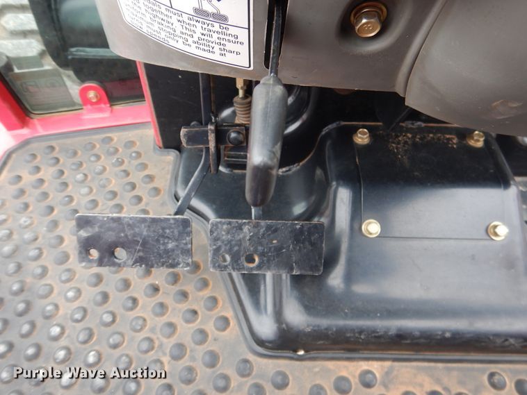 image for item ES9598 2016 Mahindra 2555 MFWD tractor