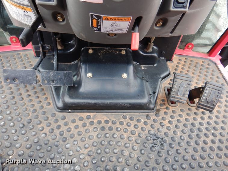 image for item ES9598 2016 Mahindra 2555 MFWD tractor