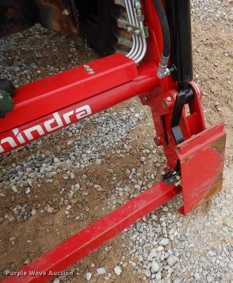 image for item ES9598 2016 Mahindra 2555 MFWD tractor