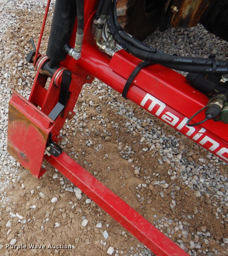 image for item ES9598 2016 Mahindra 2555 MFWD tractor