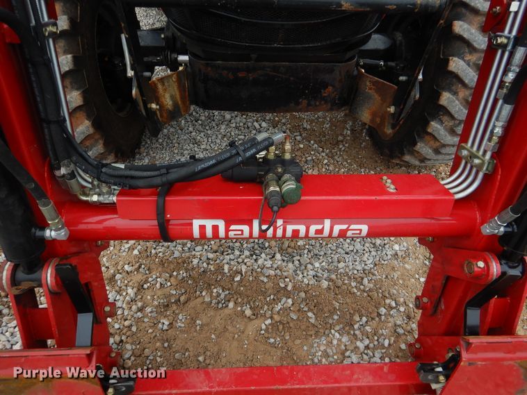 image for item ES9598 2016 Mahindra 2555 MFWD tractor