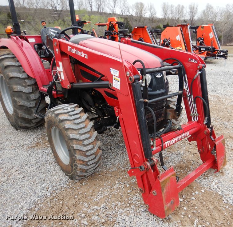 image for item ES9598 2016 Mahindra 2555 MFWD tractor