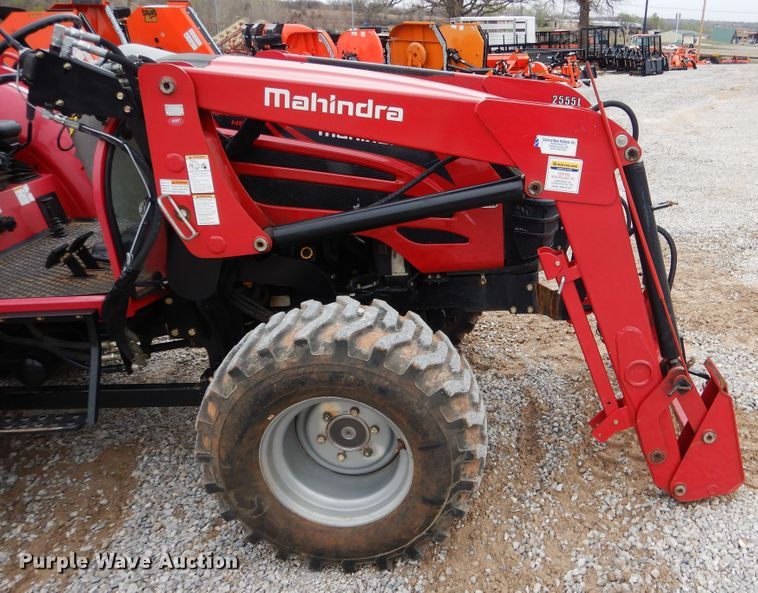 image for item ES9598 2016 Mahindra 2555 MFWD tractor