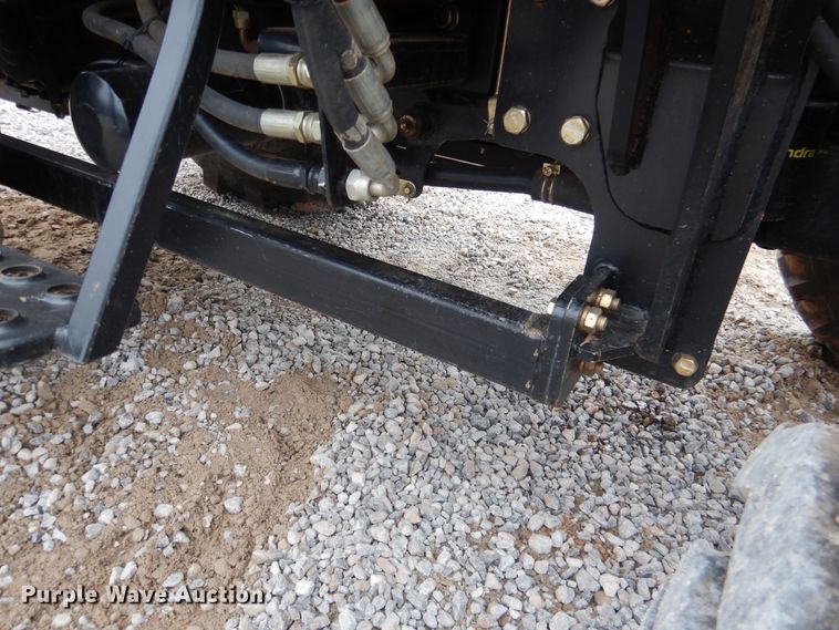 image for item ES9598 2016 Mahindra 2555 MFWD tractor