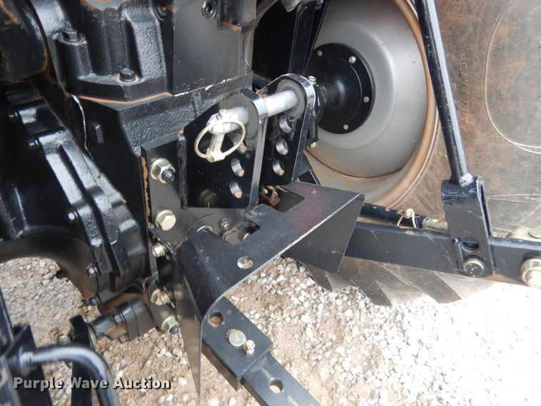 image for item ES9598 2016 Mahindra 2555 MFWD tractor