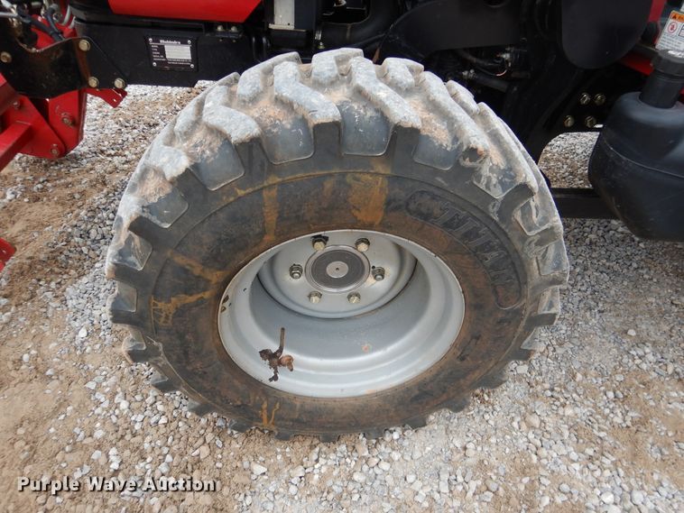 image for item ES9598 2016 Mahindra 2555 MFWD tractor