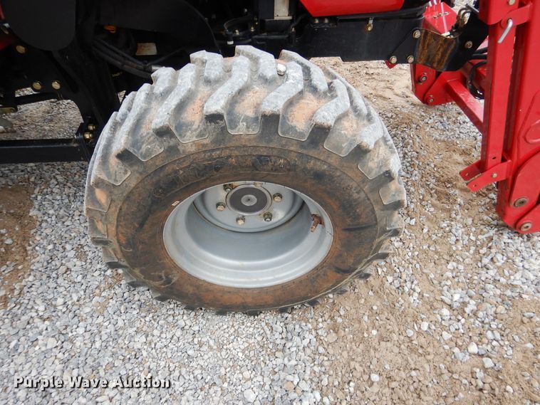 image for item ES9598 2016 Mahindra 2555 MFWD tractor