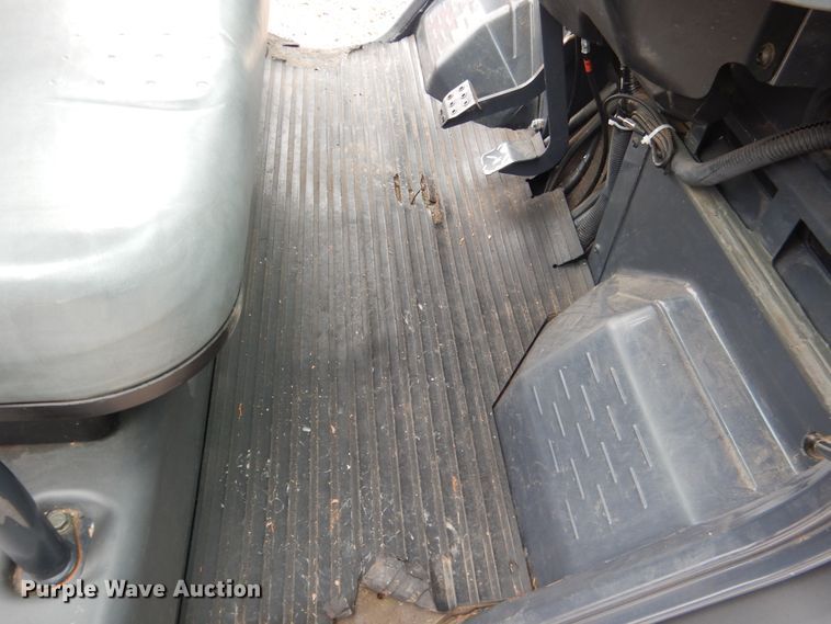 image for item ES9604 2012 Kubota RTV1100 utility vehicle