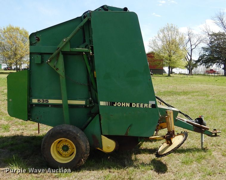 image for item ES9608 John Deere 535 round baler