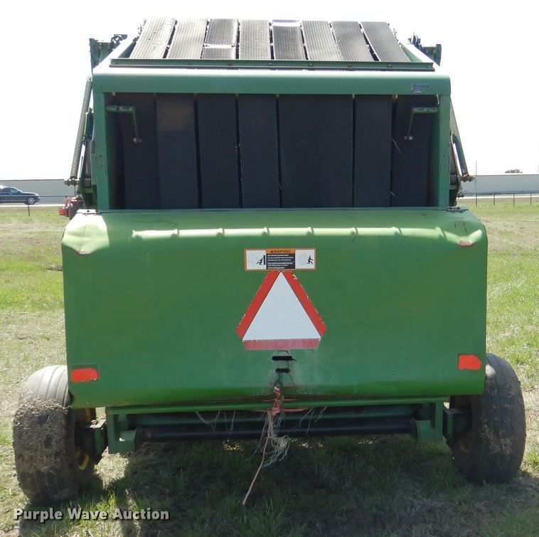 image for item ES9608 John Deere 535 round baler