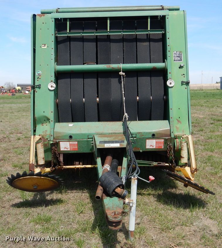 image for item ES9608 John Deere 535 round baler