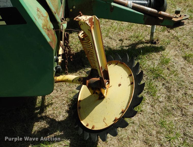 image for item ES9608 John Deere 535 round baler
