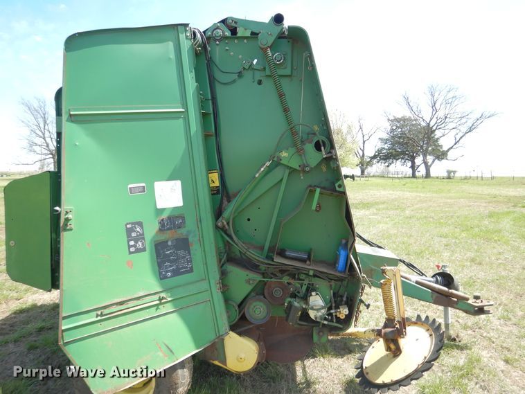 image for item ES9608 John Deere 535 round baler