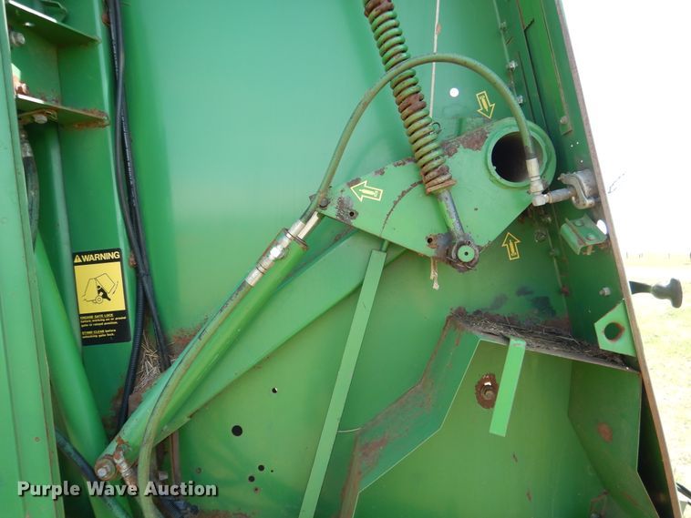 image for item ES9608 John Deere 535 round baler