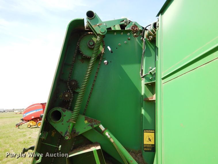 image for item ES9608 John Deere 535 round baler
