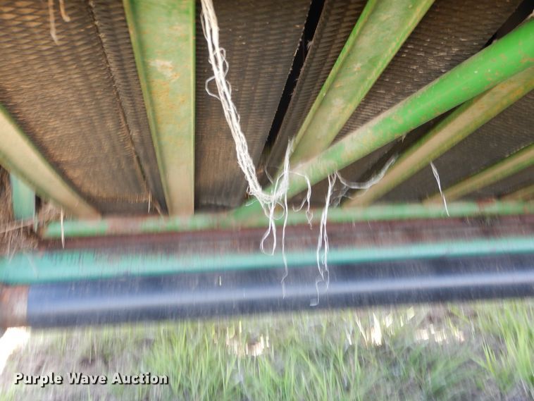 image for item ES9608 John Deere 535 round baler