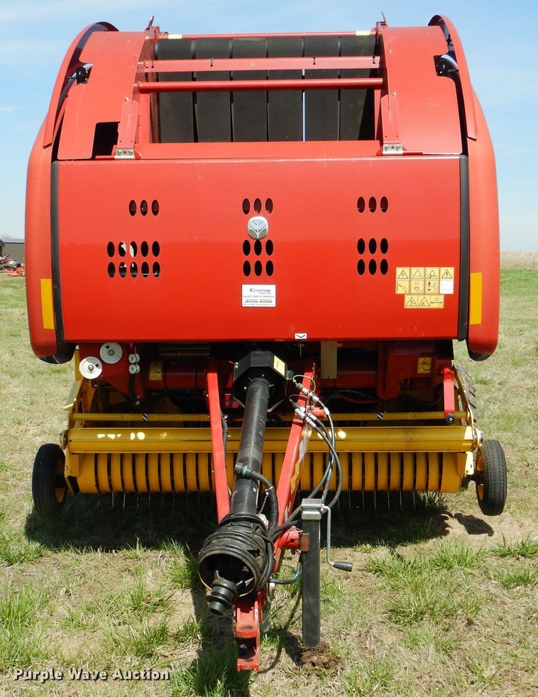 image for item ES9609 2016 New Holland Rollbelt 460 round baler