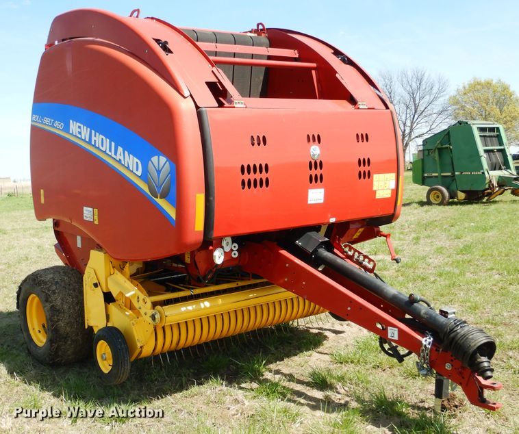 image for item ES9609 2016 New Holland Rollbelt 460 round baler