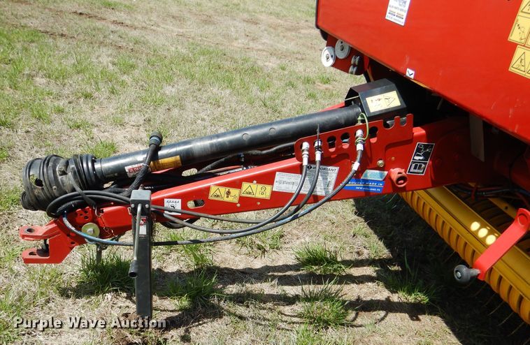 image for item ES9609 2016 New Holland Rollbelt 460 round baler