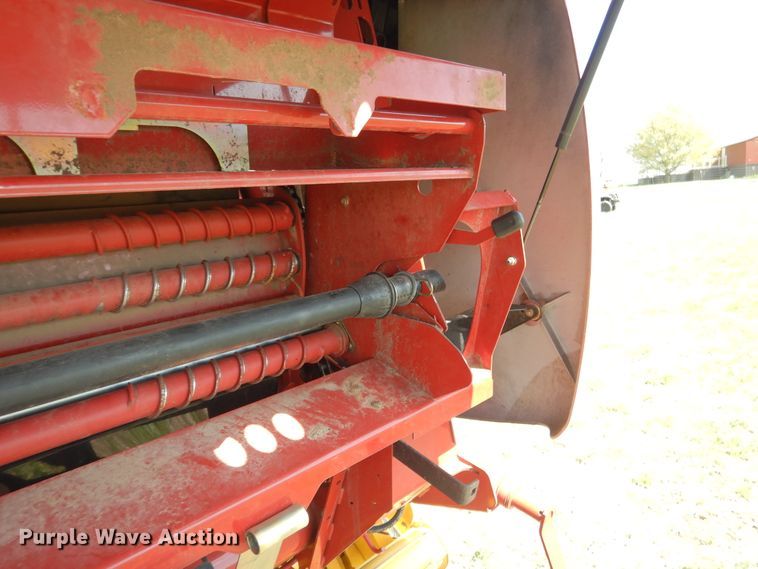 image for item ES9609 2016 New Holland Rollbelt 460 round baler