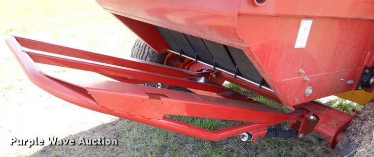 image for item ES9609 2016 New Holland Rollbelt 460 round baler