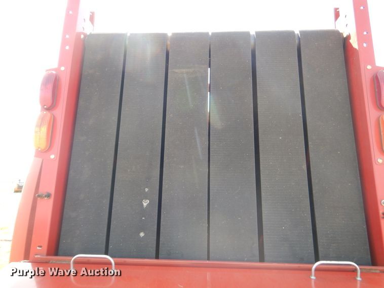 image for item ES9609 2016 New Holland Rollbelt 460 round baler