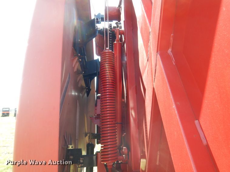 image for item ES9609 2016 New Holland Rollbelt 460 round baler