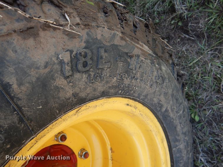 image for item ES9609 2016 New Holland Rollbelt 460 round baler