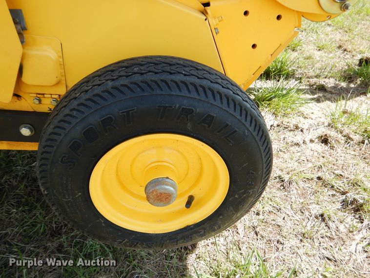 image for item ES9609 2016 New Holland Rollbelt 460 round baler