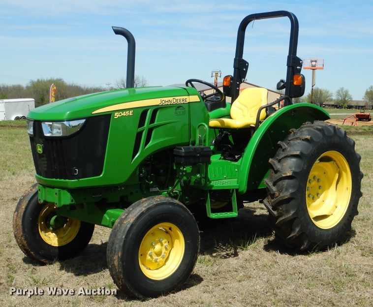 image for item ES9615 2017 John Deere 5045E tractor