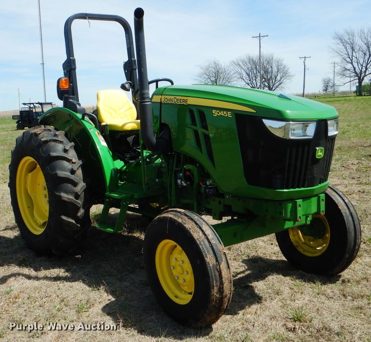 image for item ES9615 2017 John Deere 5045E tractor