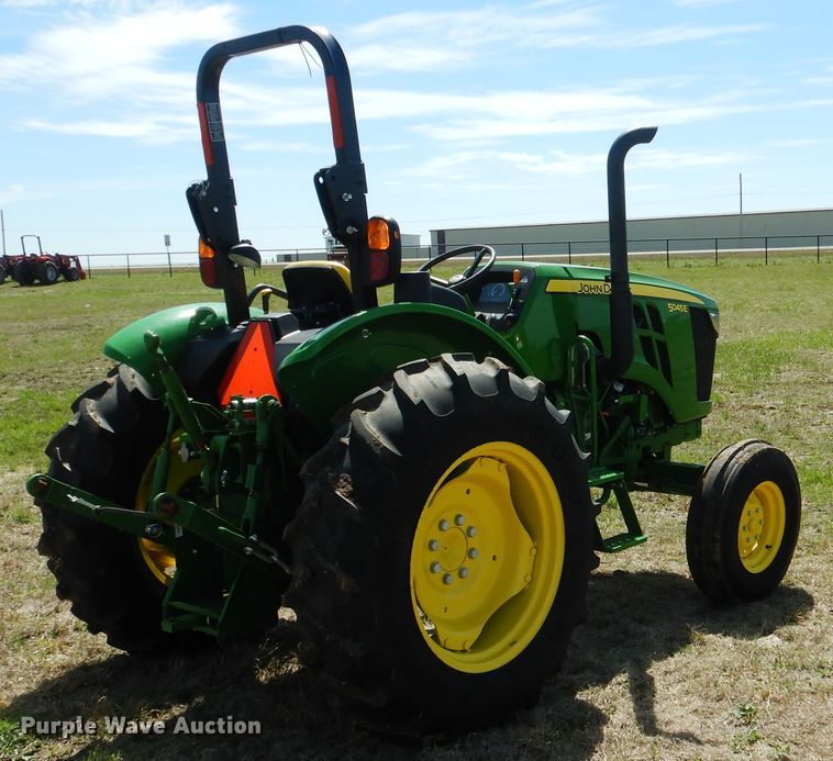 image for item ES9615 2017 John Deere 5045E tractor