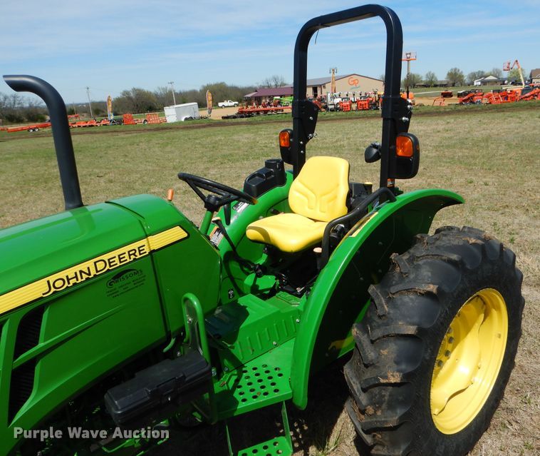image for item ES9615 2017 John Deere 5045E tractor