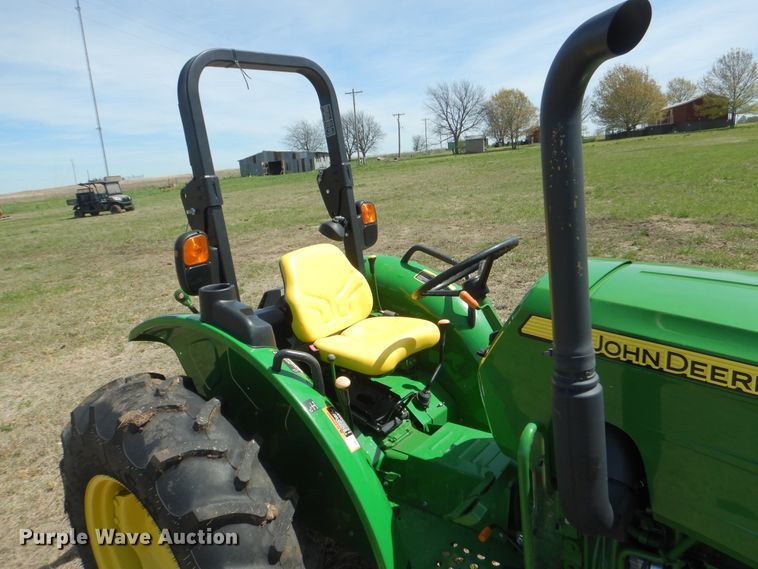 image for item ES9615 2017 John Deere 5045E tractor