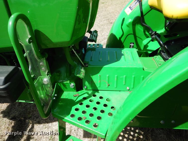 image for item ES9615 2017 John Deere 5045E tractor